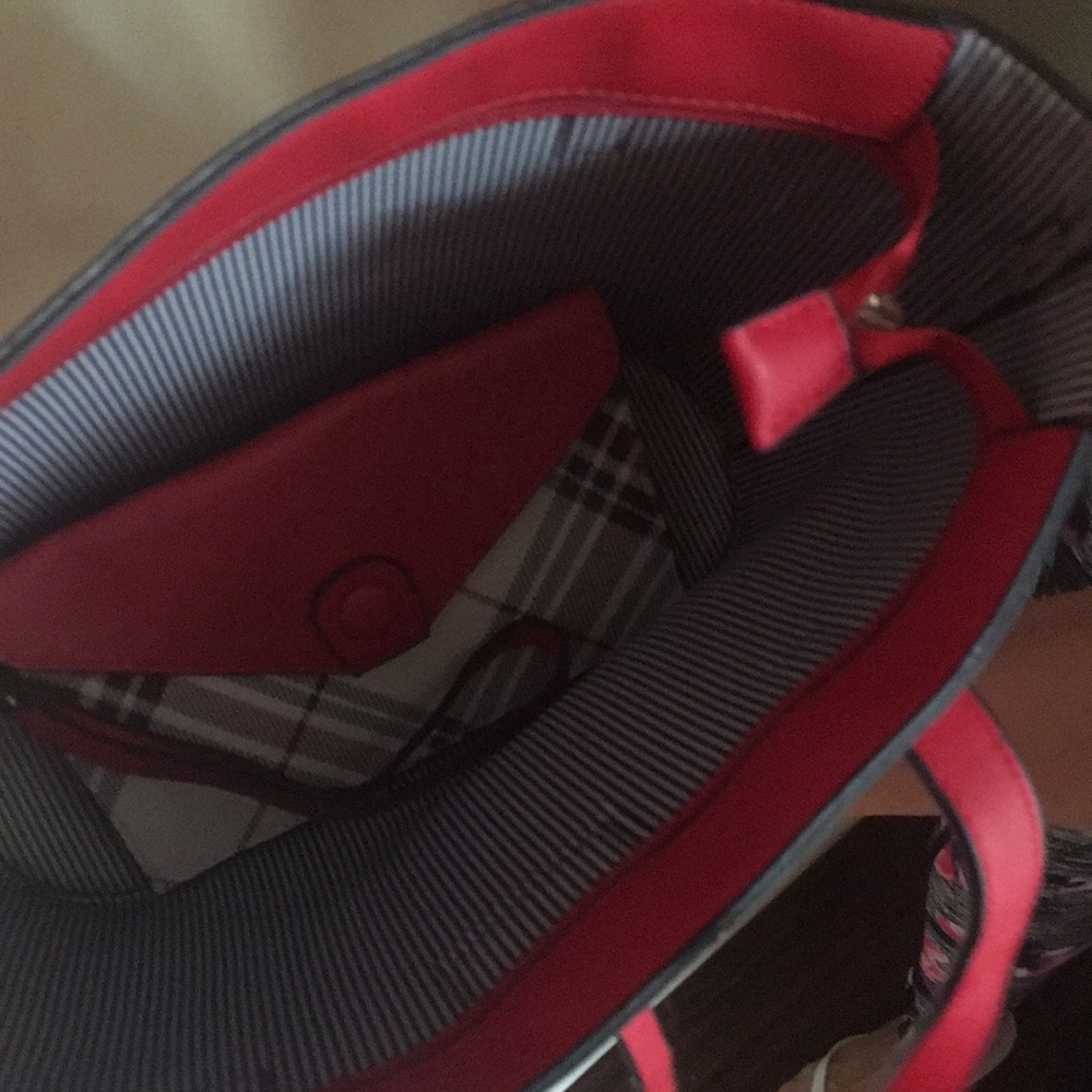 New Purse - Picture 2 of 3